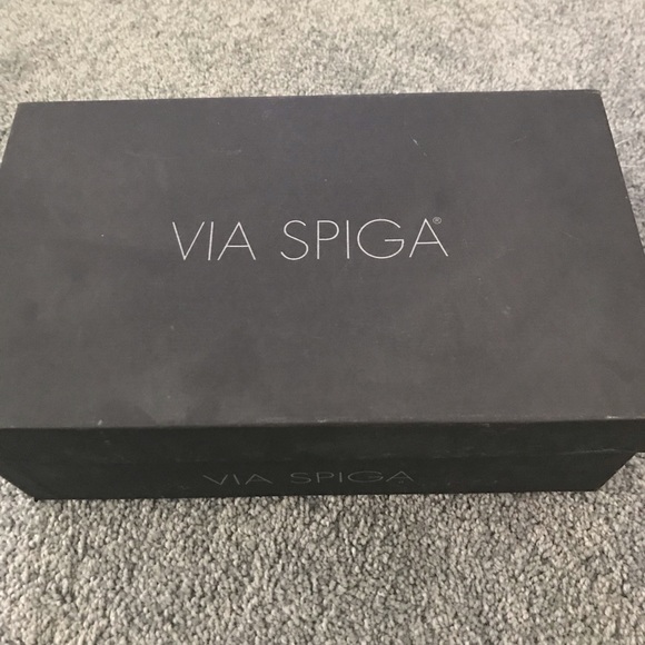 Via Spiga Joan peep toe leather heels in 7.5 - Picture 2 of 7